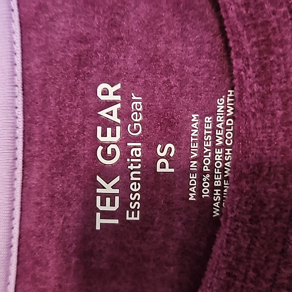 Tek Gear Essential Gear purple long sleeve lightweight Fleece shirt. In EUC - Picture 2 of 4